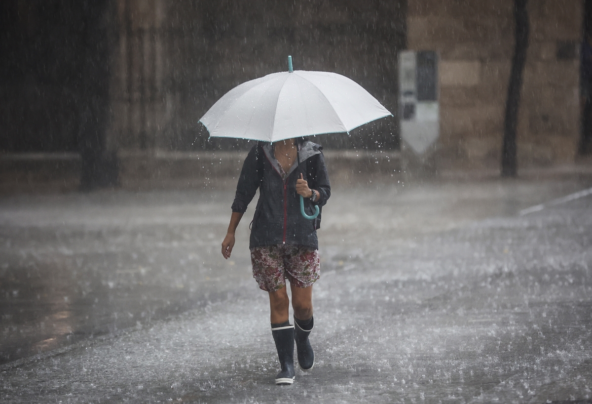 Colegios de València cierran este miércoles por alerta naranja de lluvia