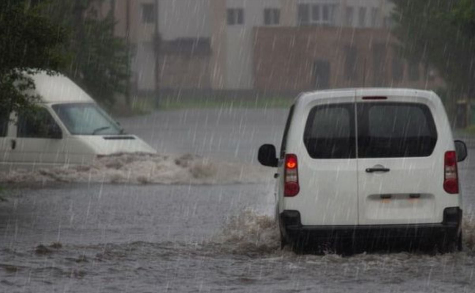 Emergencias advierte no usar coche ante posible aviso rojo de lluvias