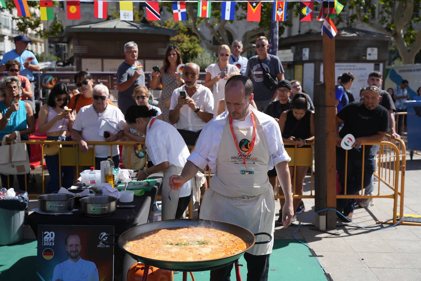 World Paella Day 2026: doce chefs compiten hoy en La Marina
