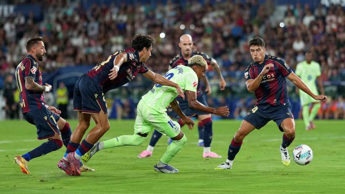 Atlético Levante UD celebra su primera victoria
