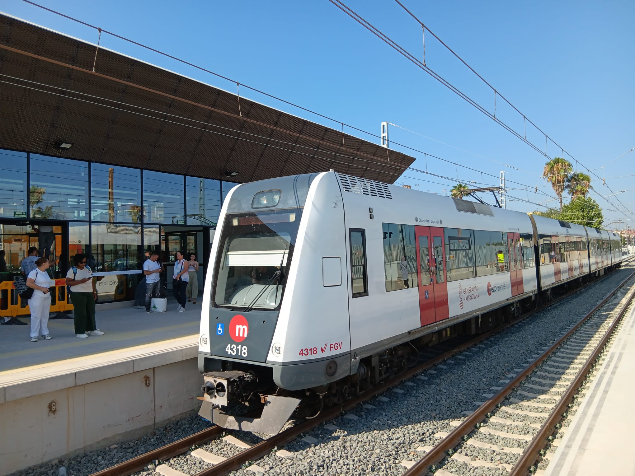 Metrovalencia recupera horarios habituales tras superar alerta roja
