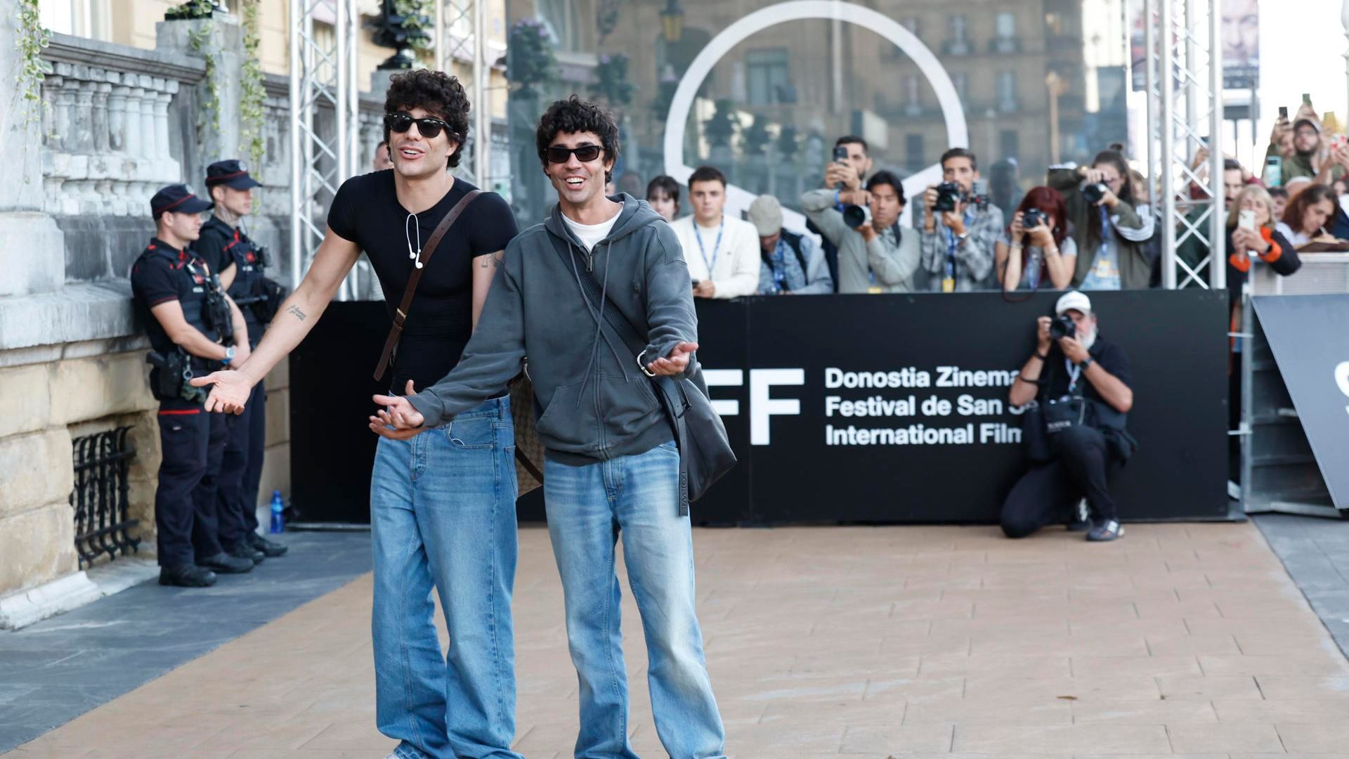 Los Javis presentan 'La bola negra' en San Sebastián y apunta al Oscar