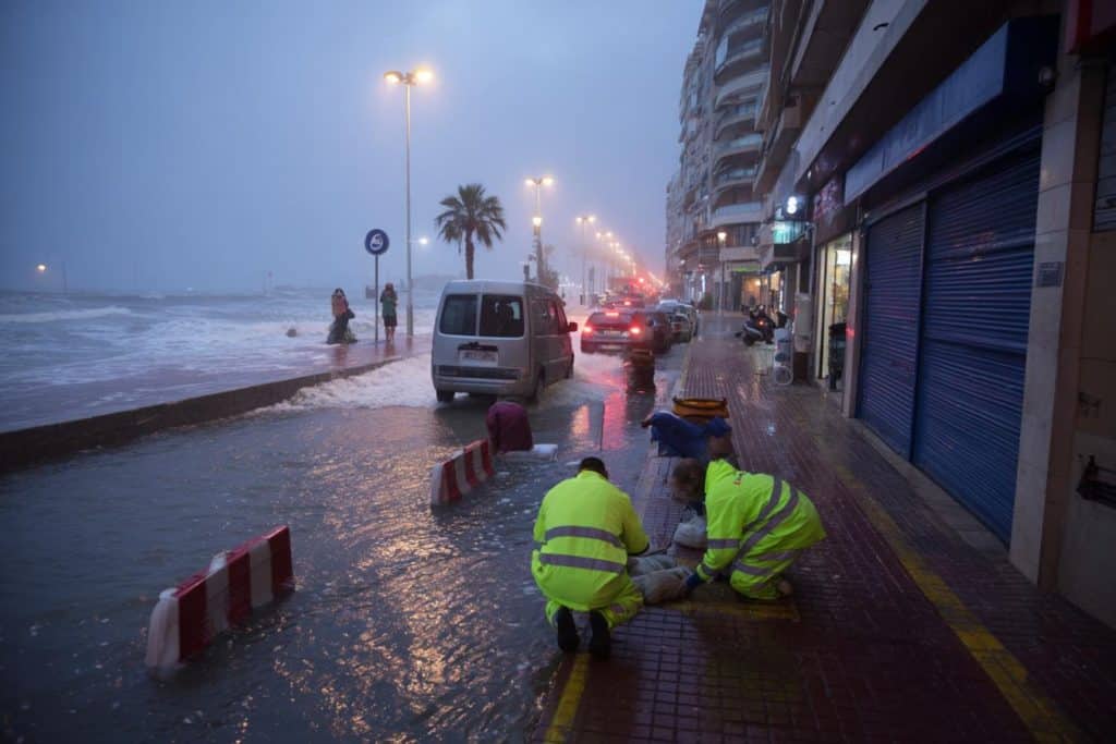 AEMET mantiene alerta naranja en Valencia por lluvias intensas