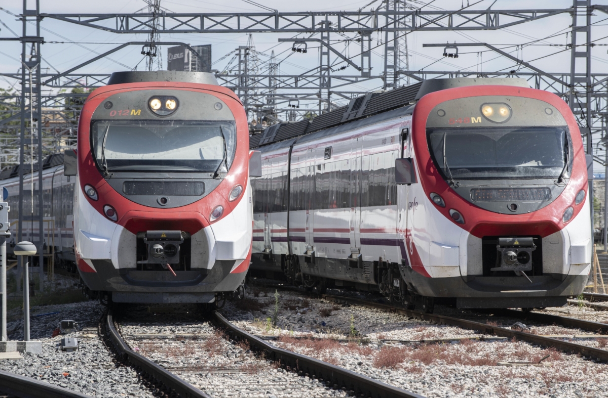 Renfe paraliza Cercanías y Media Distancia en Valencia por alerta roja