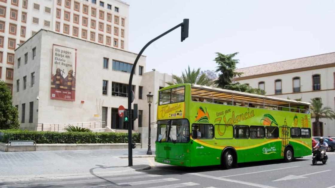 Tres autobuses turísticos diferentes para descubrir València