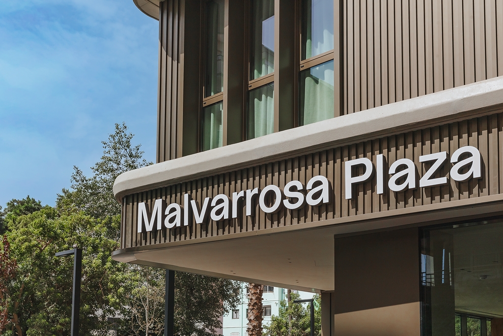 Nealis cubre vacantes con cartel en la Malvarrosa: 90 empleos creados