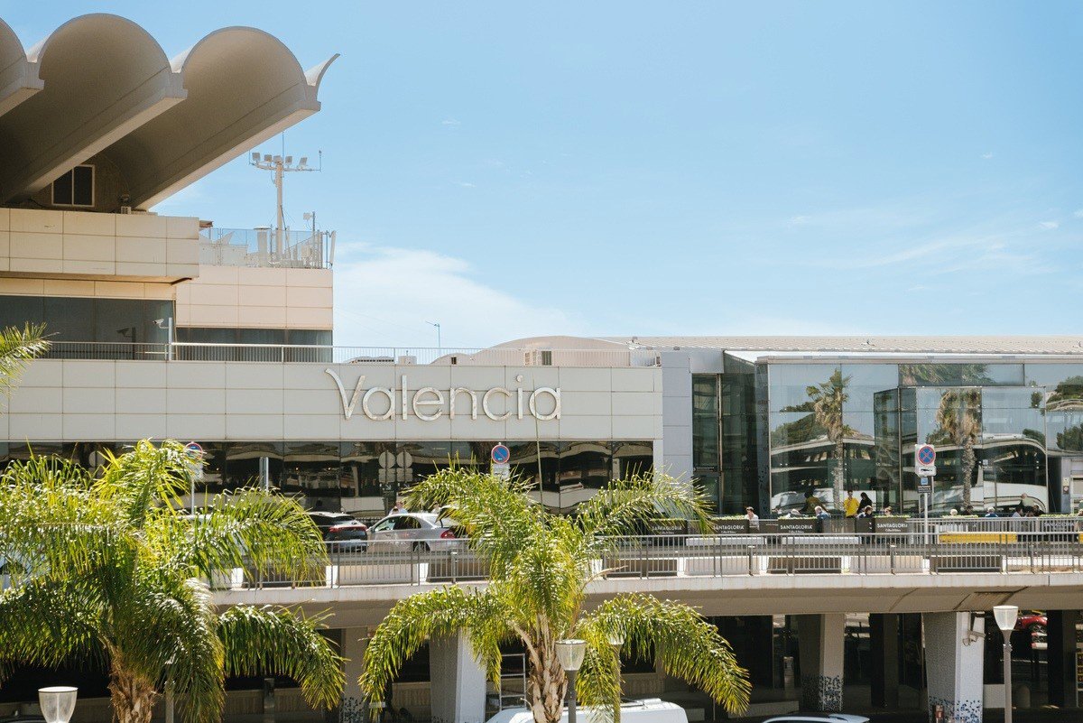 United Airlines lanza vuelo directo Valencia‑Newark con tres salidas semanales