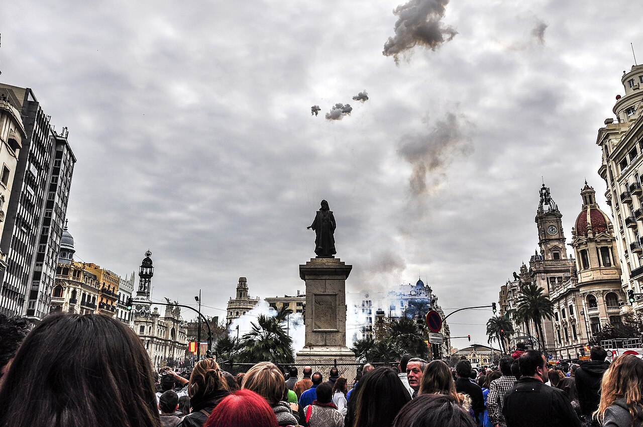 Fallas 2027: fechas, programa y cómo moverte sin colapsar