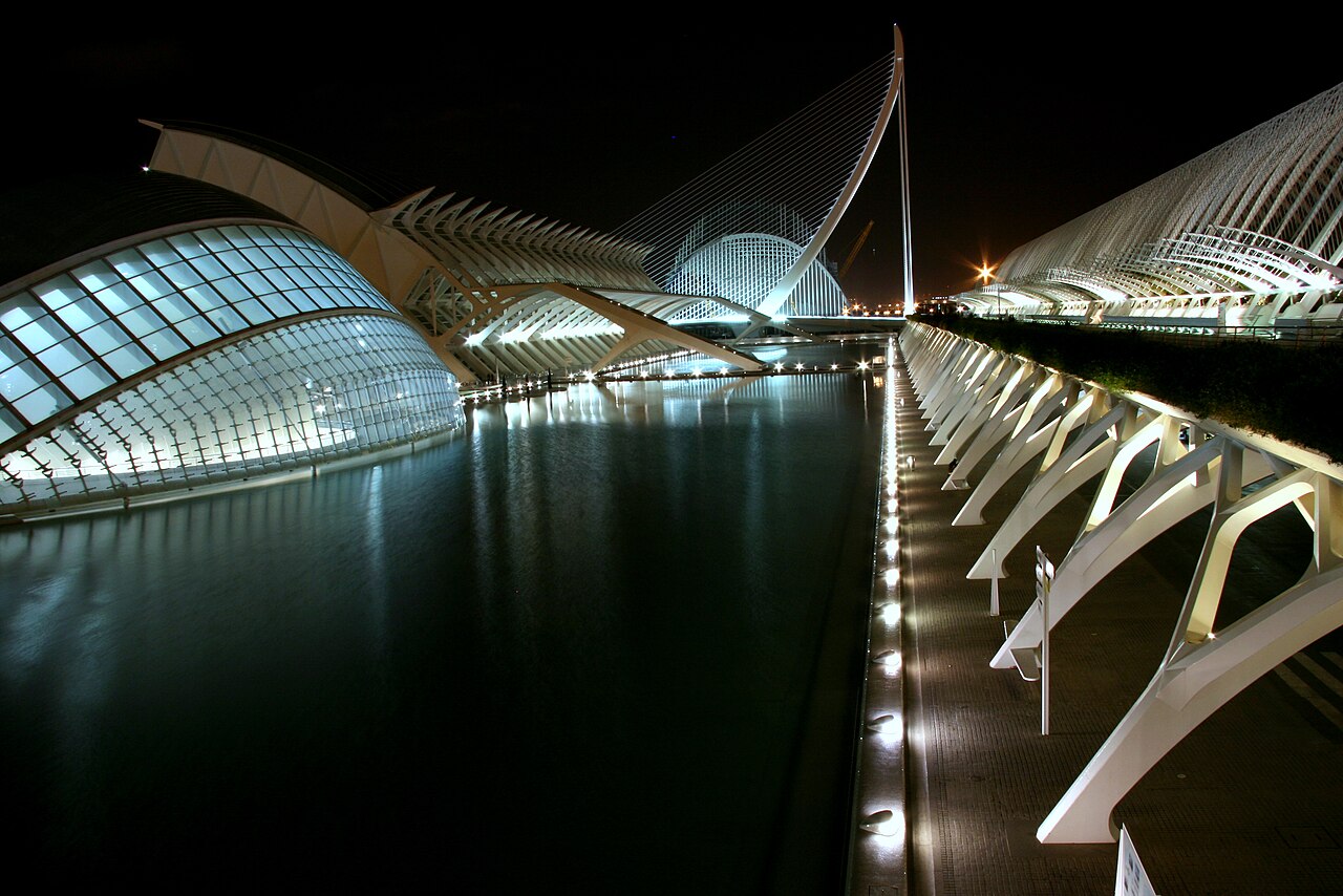 Valencia de noche: qué hacer según te pida el cuerpo
