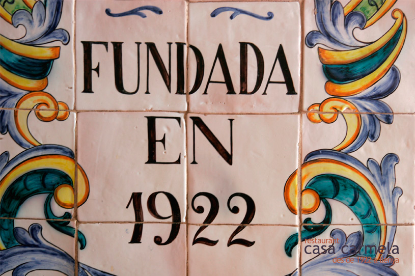 Fachada de Casa Carmela, fundada en 1922, en la Malvarrosa de Valencia