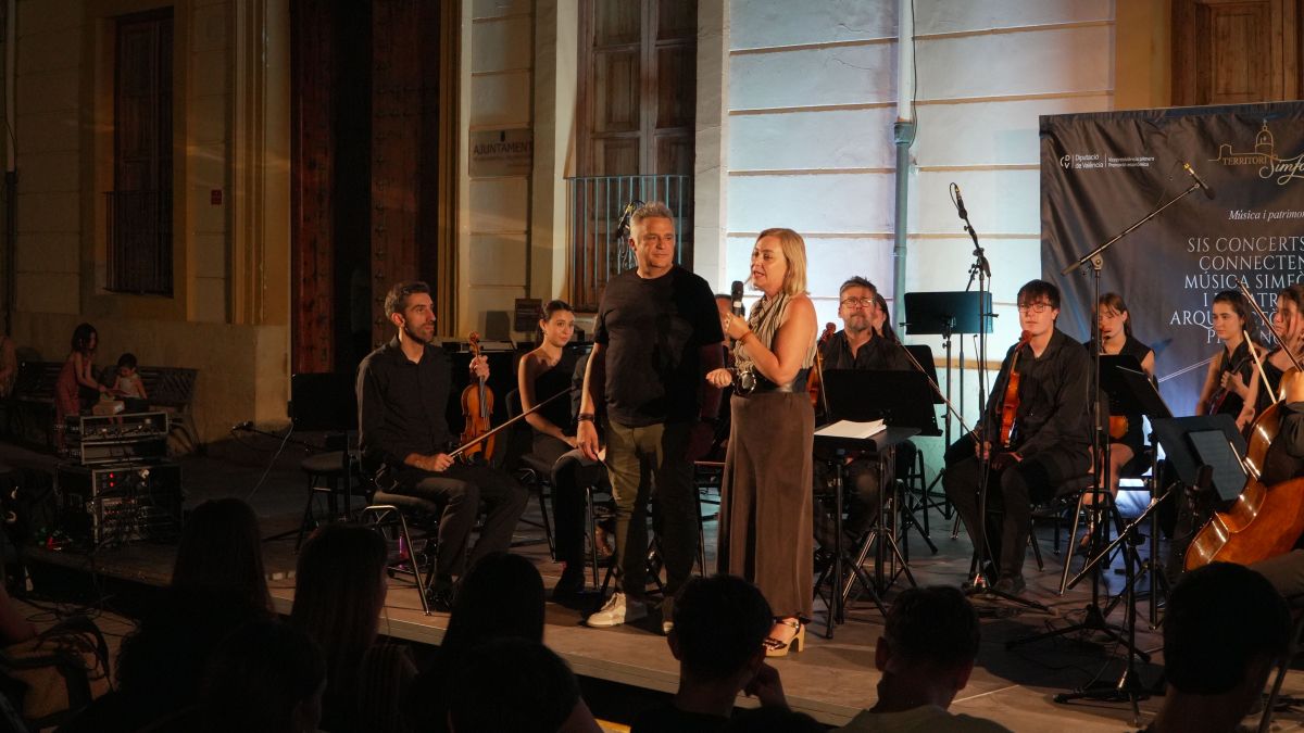 Cerca de 500 personas disfrutan del tango sinfónico en Aielo de Malferit